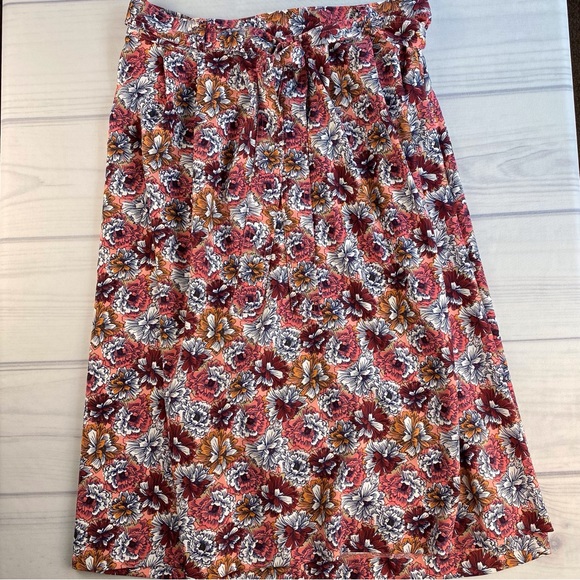 Banana Republic pleated floral skirt, women's size 10 - Picture 1 of 8